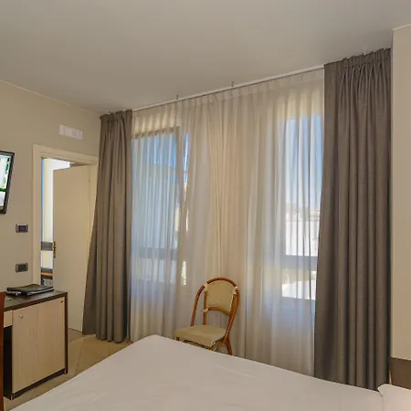 Spinelli Hotell 3*
